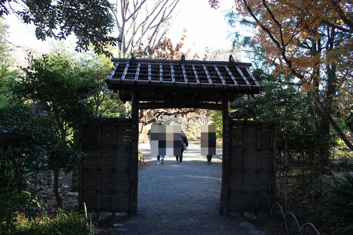 百花園の門
