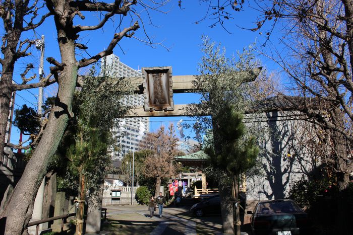 白髭神社の鳥居と扁額